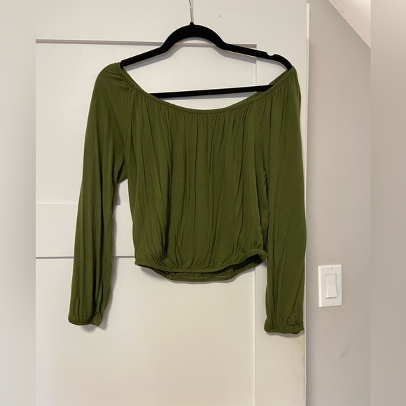 Green off the shoulder top - Picture 1 of 2